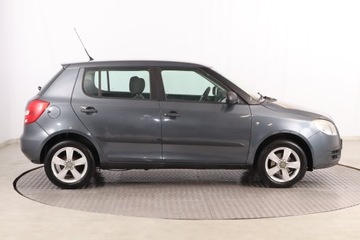 Skoda Fabia II Hatchback 1.2 i HTP 60KM 2009 Skoda Fabia 1.2, Klima, zdjęcie 5