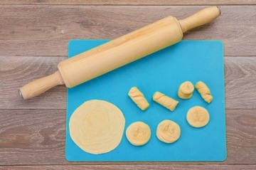 MATA STOLNICA SILIKONOWA Z PODZIAŁKĄ NIEBIESKA