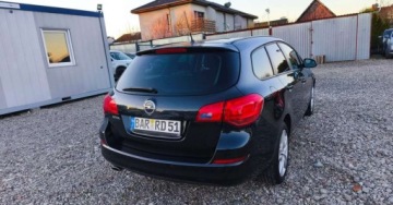 Opel Astra J Sports Tourer 1.4 Turbo ECOTEC 120KM 2011 Opel Astra Opel Astra 1.4 Benzyna 120KM, zdjęcie 7