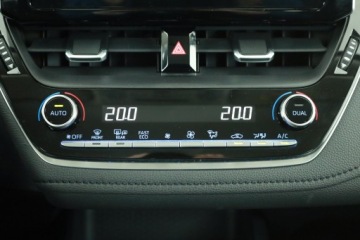 Toyota Corolla XII Sedan 1.5 VVT-i 125KM 2022 Toyota Corolla 1.5 VVT-i, Salon Polska, zdjęcie 9