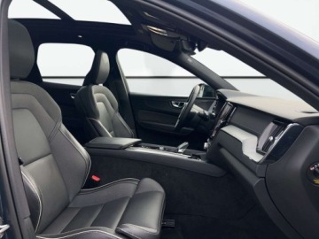 Volvo XC60 II 2022 Volvo XC 60 B5 D 235 KM AWD Kamera 360, Pneumatyka,Harman, Blis, Cta, ACC,, zdjęcie 13