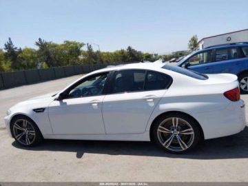 BMW Seria 5 F10-F11 2013 BMW M5 2013. 4.4 Benzyna 553KM, zdjęcie 1