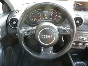Audi A1 I Hatchback 3d 1.6 TDI 105KM 2011 Audi A1 3-drzwiowe 1.6 TDI, zdjęcie 19