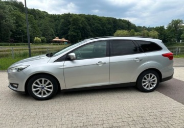 Ford Focus III Kombi Facelifting 1.0 EcoBoost 125KM 2015 Ford Focus 1.0 benzyna, Nowy Rozrzad Bezwypadkowy Benzyna 125KM, zdjęcie 5