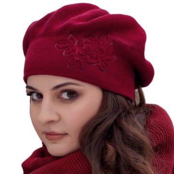 БЕРЕТ ЖЕНСКИЙ КЛАССИЧЕСКИЙ ЗИМНИЙ, ПОЛЬСКИЙ ИЗДЕЛИЕ MAJKA ELEGANT RED