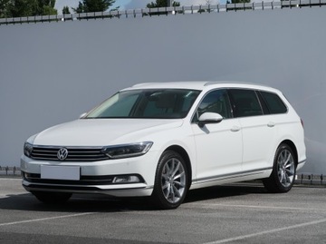 Volkswagen Passat B8 Variant 1.8 TSI BlueMotion Technology 180KM 2016 VW Passat 1.8 TSI, Salon Polska, Serwis ASO, zdjęcie 1