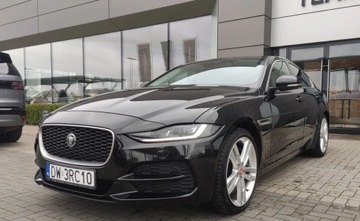 Jaguar XE Sedan Facelifting 2.0 i4P 300KM 2021 Jaguar XE XE MY22 2.0 I4 300 PS AWD Auto S 2.0 Benzyna 300KM, zdjęcie 4