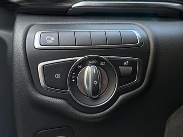Mercedes Klasa V W447 Długi Facelifting 2.0 250d 190KM 2024 Mercedes-Benz V 250, zdjęcie 22