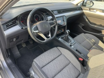 Volkswagen Passat B8 Variant Facelifting 2.0 TDI SCR 150KM 2023 Volkswagen Passat Variant 2.0 TDI 150KM krajowy, zdjęcie 9