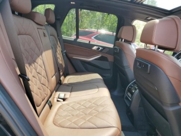BMW X5 G05 2023 BMW X5 M50i 2023 4.4 Benzyna 523KM, zdjęcie 11