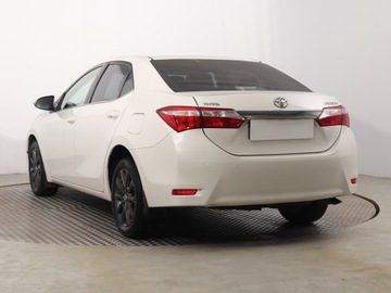 Toyota Corolla XI Sedan 1.6 Valvematic 132KM 2015 Toyota Corolla 1.6 Valvematic, Salon Polska, zdjęcie 3