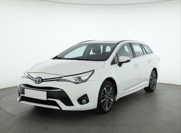 Toyota Avensis III Wagon Facelifting 2015 2.0 D-4D 143KM 2017 Toyota Avensis 2.0 D-4D, Salon Polska, Serwis ASO, zdjęcie 1