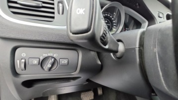 Volvo V40 II Hatchback Facelifting 2.0 D3 150KM 2019 VOLVO V40 D3 Drive-E SCR Momentum, Automat, Salon Polska, Serwisowany, zdjęcie 17