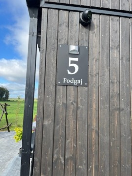 Табличка с номером дома с солнечной подсветкой 30x40 Табличка с номером дома