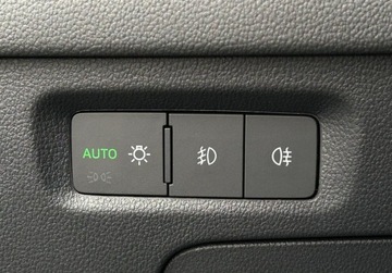 Skoda Octavia IV Liftback 1.0 TSI EVO 110KM 2023 Skoda Octavia Ambition Pakiety, Podgrzewana kierownica i fotele, Kamera,, zdjęcie 19