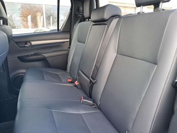 Toyota Hilux VIII Podwójna kabina Facelifting 2.8 D-4D 204KM 2023 Toyota Hilux Hilux Invincible 2.8 D-4D 204KM, automat - cesja leasingu 2.8, zdjęcie 10