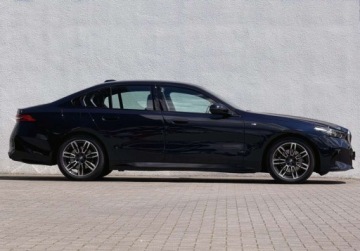 BMW Seria 5 G90-91 Touring 2.0 520d 197KM 2024 BMW Seria 5 520d xDrive M Pakiet Gwarancja Digital Key Adaptiv Led VAT23, zdjęcie 2