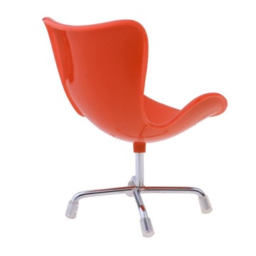 Офисное кресло в современном стиле. Пластиковый вращающийся стул для гостиной