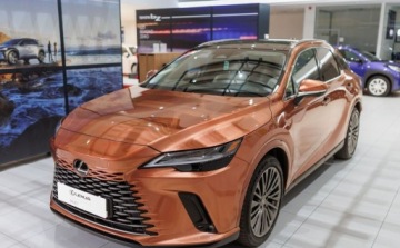 Lexus RX V 2.5 450h+ 309KM 2025 Lexus RX 450h Omotenashi PLUG-IN 2.5 Hybryda Plug-in 309KM, zdjęcie 9