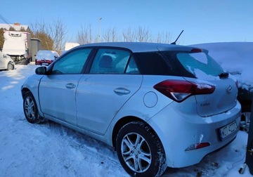 Hyundai i20 II 2015 Hyundai i20 2015r, 1.2 Benzyna. Uszkodzony przod. 1.2 Benzyna 80KM, zdjęcie 2