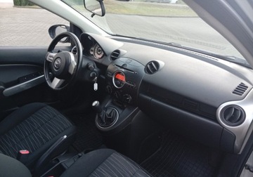 Mazda 2 II Hatchback 5d 1.3 86KM 2010 Mazda 2 Bezwypadkowy - klimatyzacja - benzyna 1,3 - 86 KM 1.3 Benzyna 86KM, zdjęcie 13
