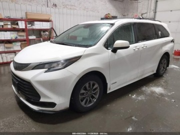 Toyota Sienna III 2021 Toyota Sienna Le, 2021r., 4x4, 2.5L 2.5 Benzyna 189KM, zdjęcie 1