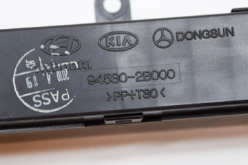 HYUNDAI SANTA FE CM DISPLEJ DESKY ROZDĚLOVACÍ BUDÍK 94530-2B000 2.2 DI