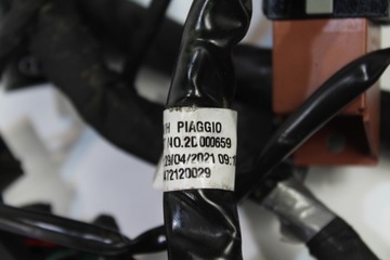 APRILIA TUONO 125 21- УСТАНОВКА ГЛАВНОГО ЖГУТА ПРОВОДОВ