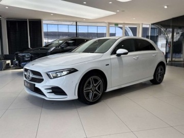 Mercedes Klasa A W177/V177 Hatchback Plug-In 1.3 250e 218KM 2020 Mercedes-Benz Klasa A AMG Line Plug In Fotele kubelkowe Nawigacja Kame