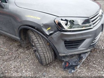 Volkswagen Touareg II 2017 Volkswagen Touareg 2017 VOLKSWAGEN TOUAREG V6 WOLFSBURG EDITION 3.6 Benzyna, zdjęcie 5
