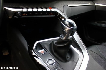 Peugeot 5008 II Crossover Facelifting 1.5 BlueHDi 130KM 2021 Peugeot 5008 Peugeot 5008 1.5 BlueHDI Allure SampS 1.5 Diesel 130KM, zdjęcie 26