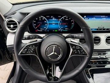 Mercedes Klasa E W213 Kombi Plug-in Facelifting 2.0 E300de 306KM 2022 Mercedes E 300 e Hybryda 50km na prądzie 2022, zdjęcie 17