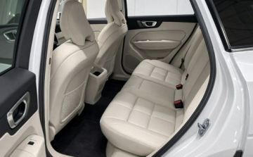 Volvo XC60 II 2022 Volvo XC 60 AWD Momentum PRO Faktura VAT23 2.0 Benzyna 250KM, zdjęcie 5