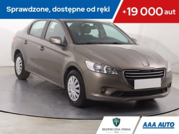 Peugeot 301 Sedan 1.2 VTi 72KM 2014