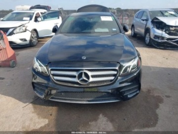 Mercedes Klasa E W213 2019 Mercedes-Benz Klasa E 300, 2019r., 2.0L 2.0 Benzyna 241KM, zdjęcie 4