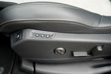 Peugeot 3008 II Plug-In Hybrid Facelifting 1.6 HYBRID4 300KM 2022 Peugeot 3008 GT full led skóra masaze ACC kamera, zdjęcie 14