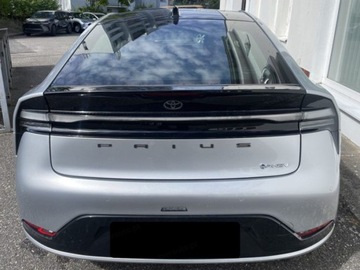 Toyota Prius V (XW60) 2.0  Hybrid Dynamic Force Plug-in 223KM 2025 Od ręki - Executive 2.0 Plug-in Hybrid 223KM | Kamera 360!, zdjęcie 3