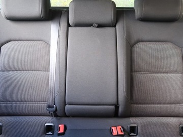 Volkswagen Passat B8 Variant 1.6 TDI BlueMotion SCR 120KM 2017 VW Passat 1.6 TDI, Klima, Klimatronic, Parktronic, zdjęcie 9