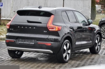 Volvo XC40 Crossover Facelifting 2.0 B3 163KM 2022 Volvo XC 40 MOMENTUM 2.0 benzyna 163KM 2022r, zdjęcie 7