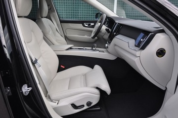 Volvo XC60 II 2023 VOLVO XC 60 PLUS Bright Krajowe 100% Bezwypadkowe I Właściciel Serwisowane, zdjęcie 2