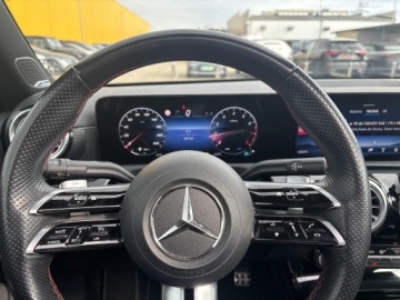 Mercedes Klasa A W177/V177 Sedan Facelifting 2.0 220 190KM 2023 Mercedes-Benz A 220, zdjęcie 13