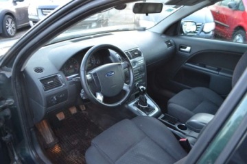 Ford Mondeo III Sedan 2.5 170KM 2003 Ford Mondeo BEMOWO 2.5 bENZYNA, 2003 rok produkcji KOMIS TYSIAK, zdjęcie 4