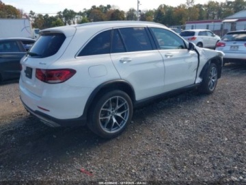 Mercedes GLC C253 2021 Mercedes-Benz GLC 2021 Mercedes-Benz GLC 300 4MATIC SUV 2.0 Benzyna 255KM, zdjęcie 4