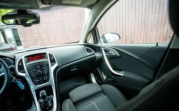 Opel Astra J Sports Tourer 1.4 Turbo ECOTEC 140KM 2011 Opel Astra 1.4T 140KM Led Xenon PDC Climatronic serwis ASO Alu 1.4 Benzyna, zdjęcie 26