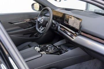 BMW Seria 5 G90-91 2026 BMW 540 xDrive Limuzyna - DEMO, zdjęcie 23