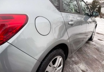 Opel Astra J GTC 1.7 CDTI ECOTEC 130KM 2013 Opel Astra Opel Astra 1.7 CDTI DPF Active 1.7 Diesel 130KM, zdjęcie 16