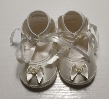 BUCIKI NIEMOWLĘCE CHRZEST SATYNA ECRU 12cm