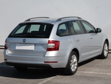 Skoda Octavia III Kombi Facelifting 1.6 TDI 115KM 2018 Skoda Octavia 1.6 TDI, Salon Polska, Klima, zdjęcie 4