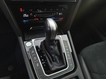 Volkswagen Arteon Shooting Brake R 2.0 TSI 320KM 2022 Volkswagen Arteon Shooting Brake R 4Mot. serwis ASO 2.0TSI 320KM pakiety S, zdjęcie 22