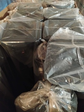 Водопроводный кран, садовый столб, гидрант-цистерна